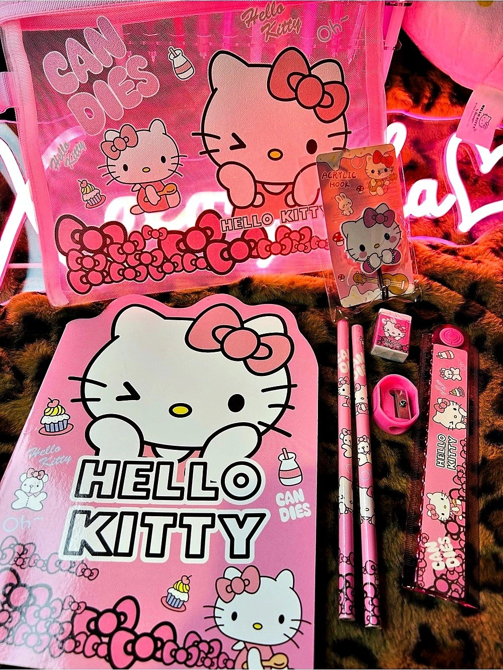 🎀 Hello Kitty 8-Piece Stationary Set 🎀